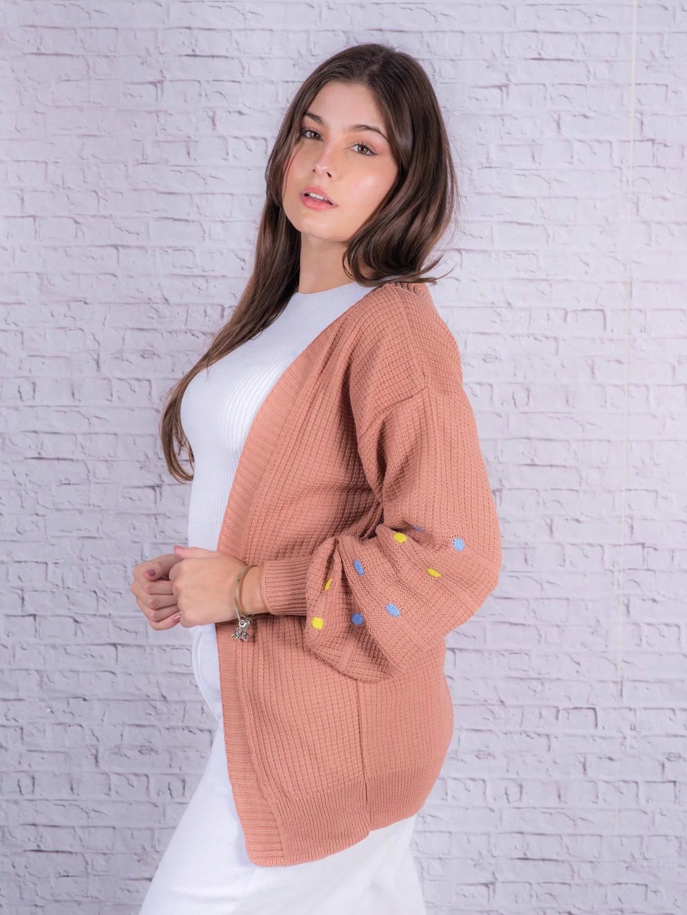 Damenmantel mit Ärmeldetails: Stil und Komfort für jede Jahreszeit