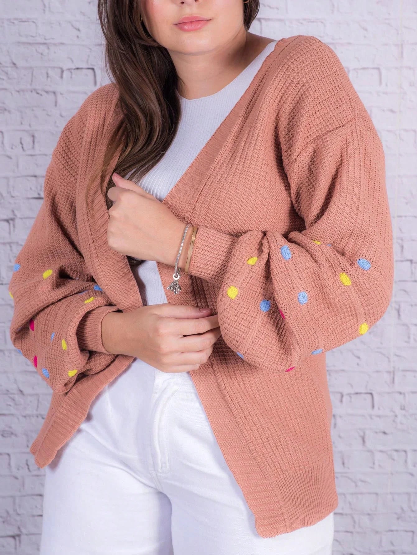 Damenmantel mit Ärmeldetails: Stil und Komfort für jede Jahreszeit